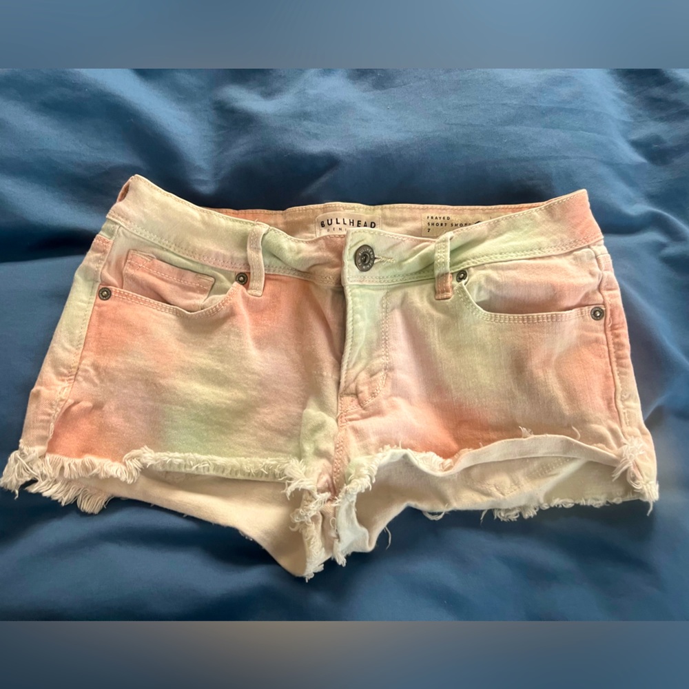 Bullhead Denim Co short jean distressed shorts